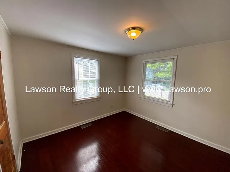 2420 Winthrop Ave SW — Photo 17