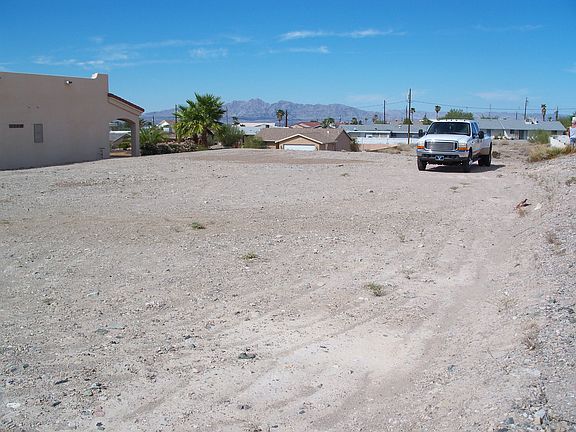 5th image of 3248 Daytona Ave