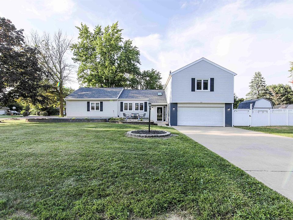 1st image of 713 Grandview Way