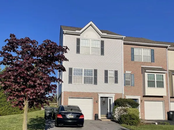 16 Highland Cir, Newark, DE 19713