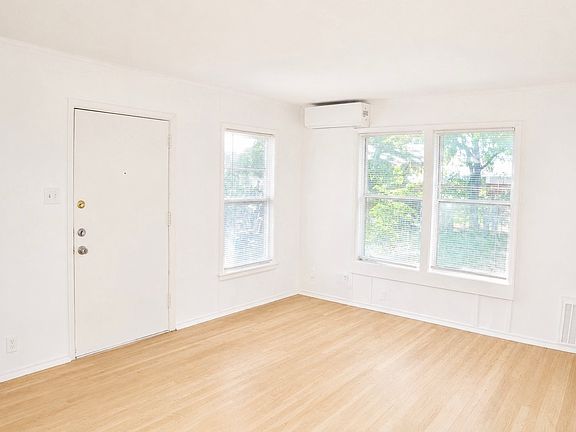 3rd image of 4914 Donnelly Ave #4914