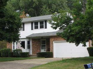 802 Cumberland Dr, Eaton Rapids, MI