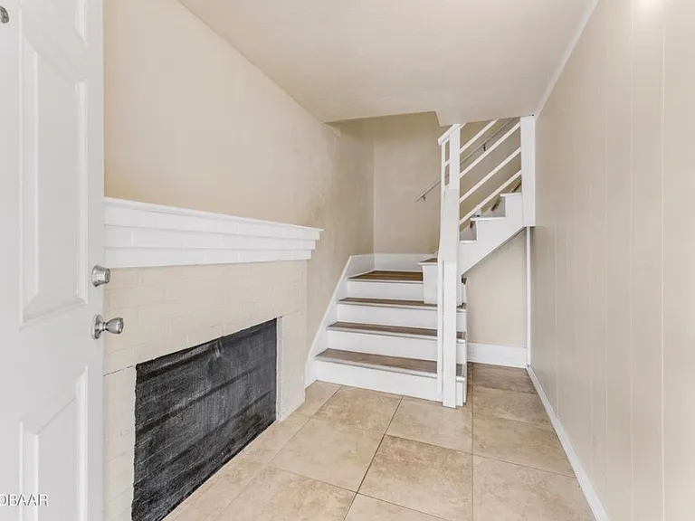 137 S Halifax Ave #2 — Photo 3