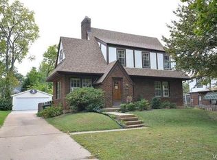 414 Central Pl, Saint Louis, MO 63122