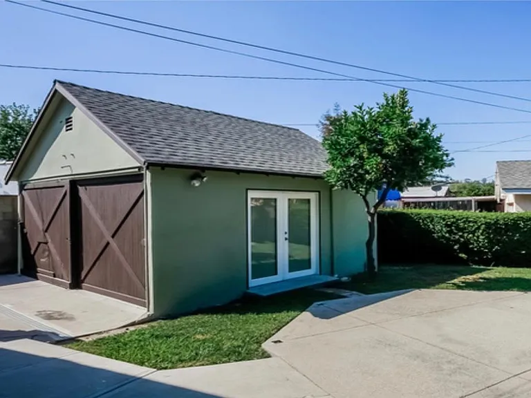 1555 Campus Rd — Photo 13