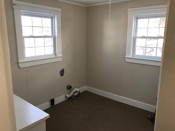 Entrance from the porch/mud room area. Washer dryer hook-up 