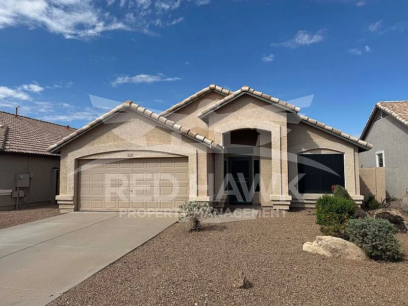 3 bed, 2.0 bath, 1835 sqft, $2,200 — Photo 3