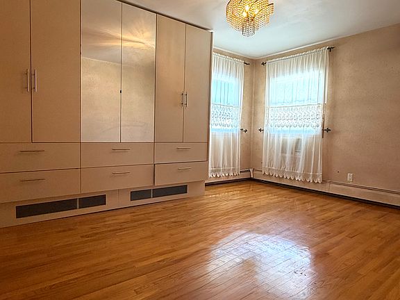 2nd image of 151 Abingdon Ave Floor 2