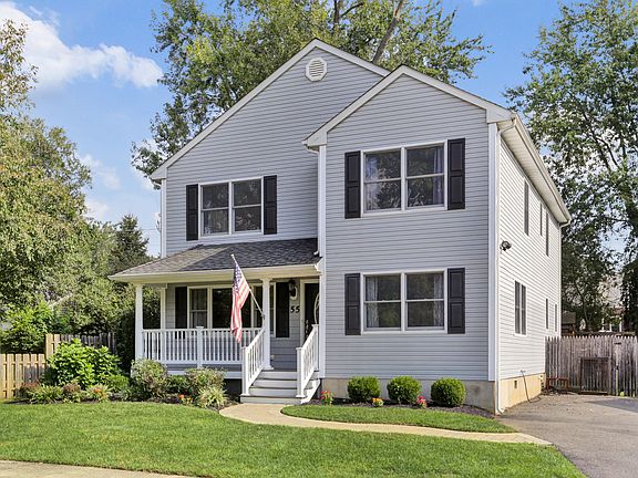 2nd image of 55 W Roosevelt Cir