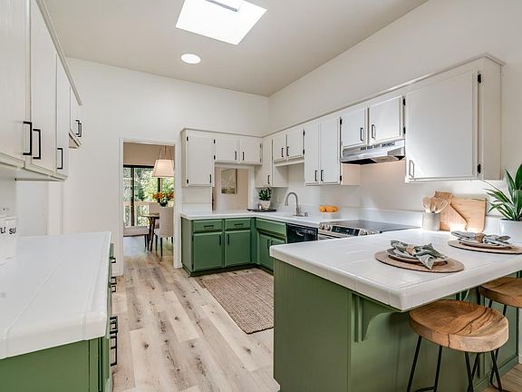 5th image of 1718 Seascape Blvd