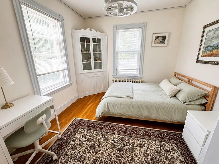 75 Elmira St — Photo 8