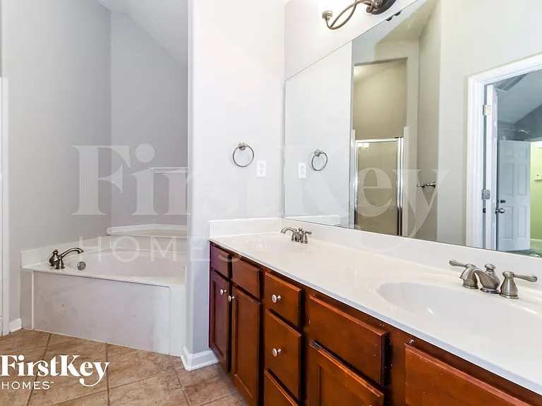 7436 Appling Rain Dr — Photo 10