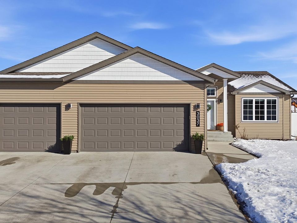 1st image of 3037 Claire Dr E