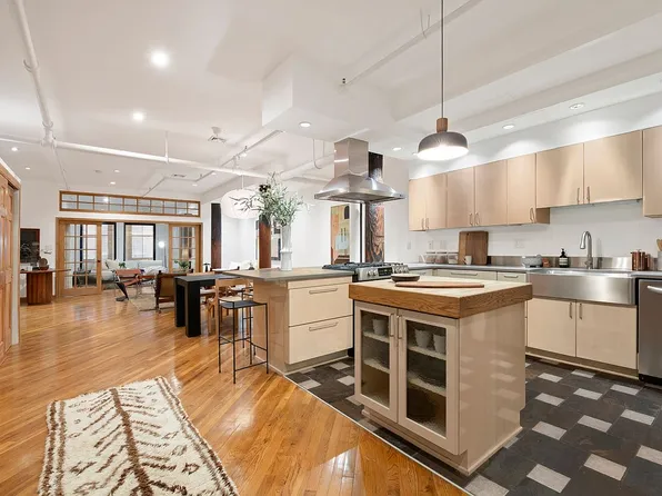 64 N Moore St APT 3W, New York, NY 10013