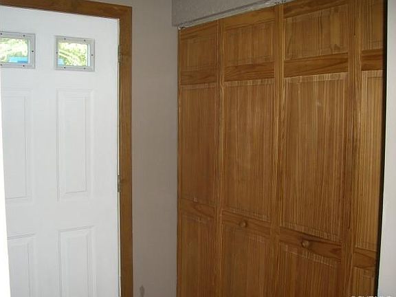 4th image of 9446 Tracey Lynne Cir