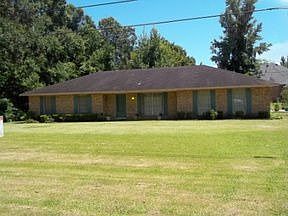 1st image of 927 Alcide Cir