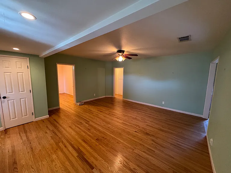 1227 Charlemont Ave — Photo 2