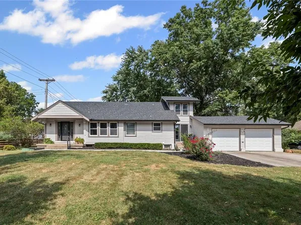 414 NW Frances Rd, Lees Summit, MO 64063