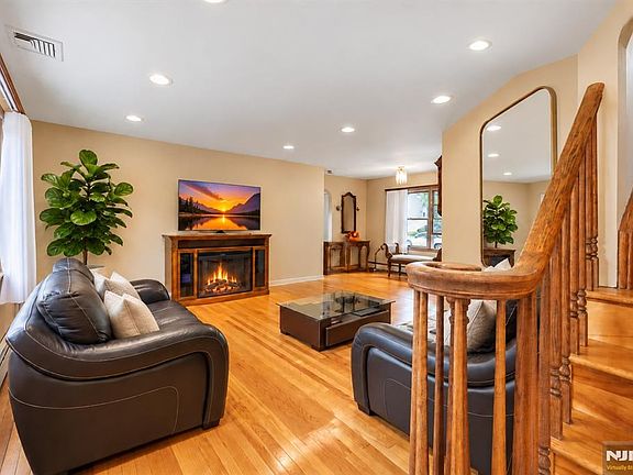 4th image of 116 Pyle Street