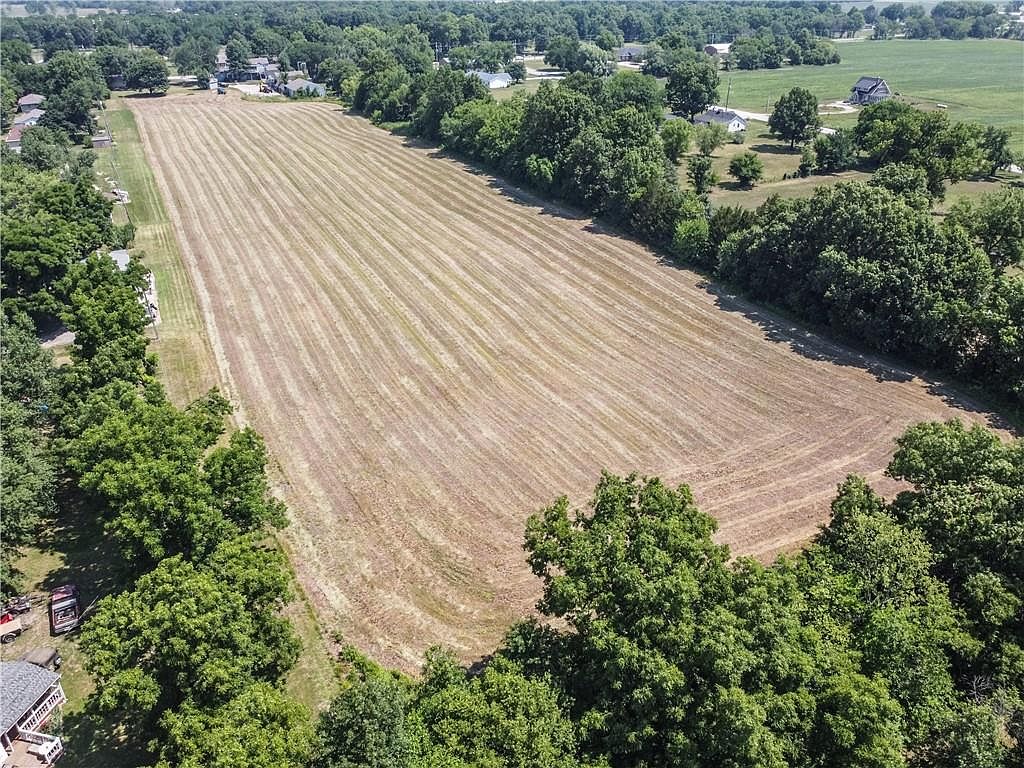 E Vine St, Lacygne, KS 66040 MLS 2442303 Zillow