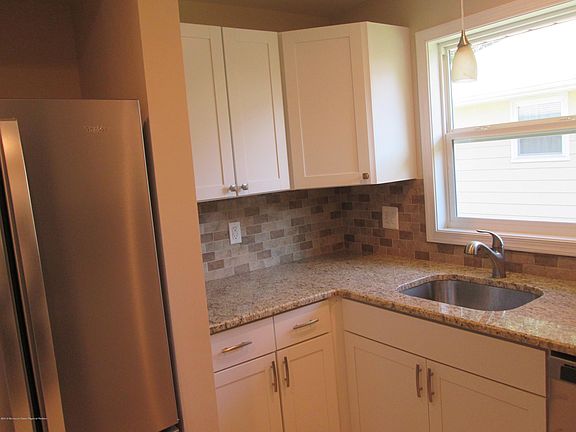 4th image of 2100 Mount Hope Ln
