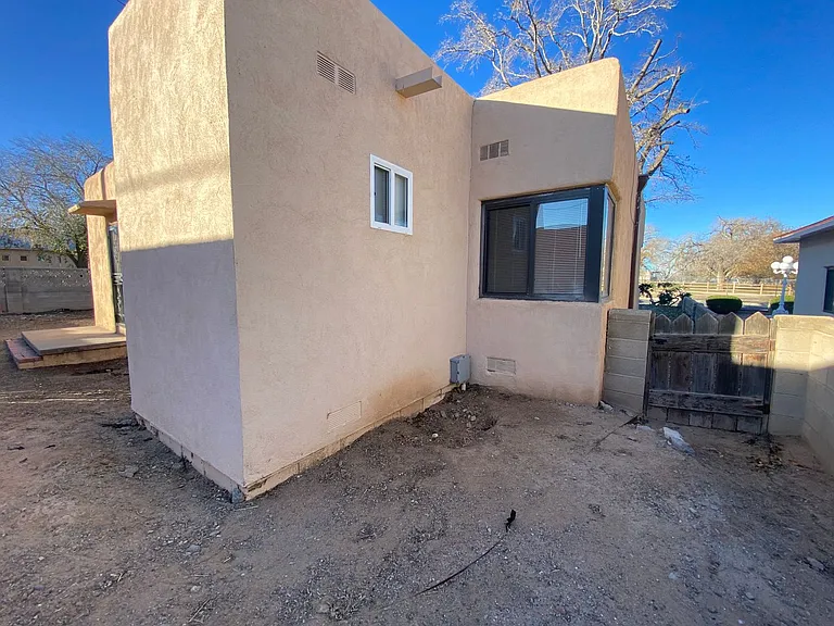 1200 Stanford Dr NE — Photo 4