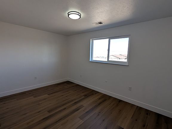 2nd image of 414 S 7th Ave #414