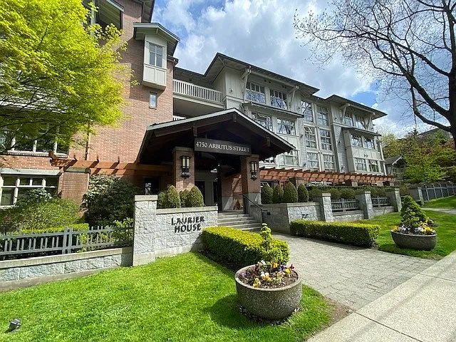 Laurier House — Photo 2