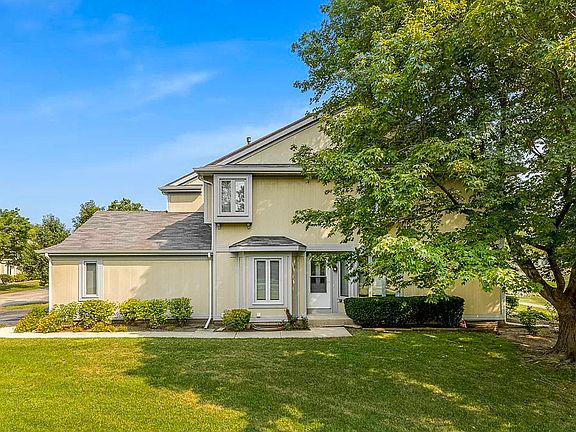 4th image of 399 Catbird Ln