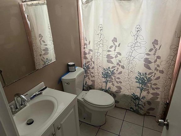 4th image of 134 Mariposa Ave