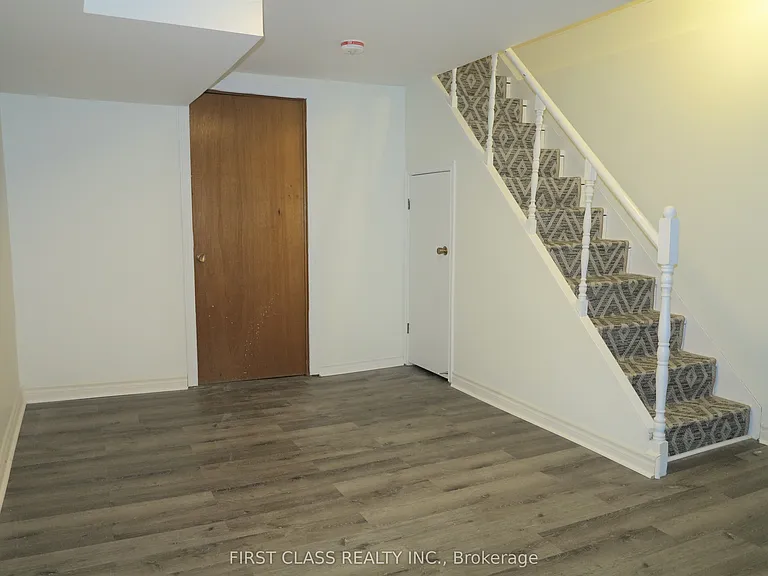 4 Meridene Cres E — Photo 24