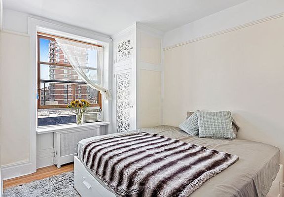 3rd image of 527 W 110th St APT 96