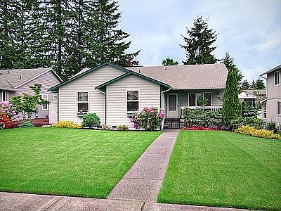 Close to bus and minutes from everything.