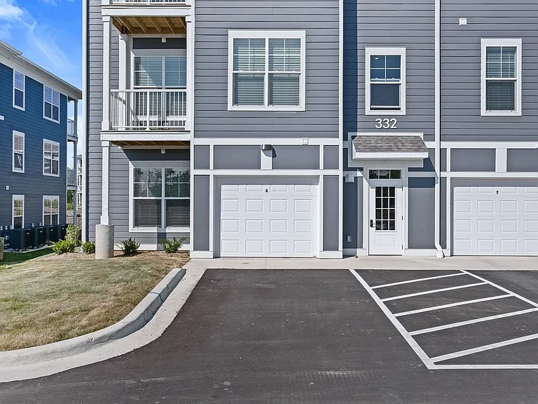 Shoreline Flats Apartments — Photo 51