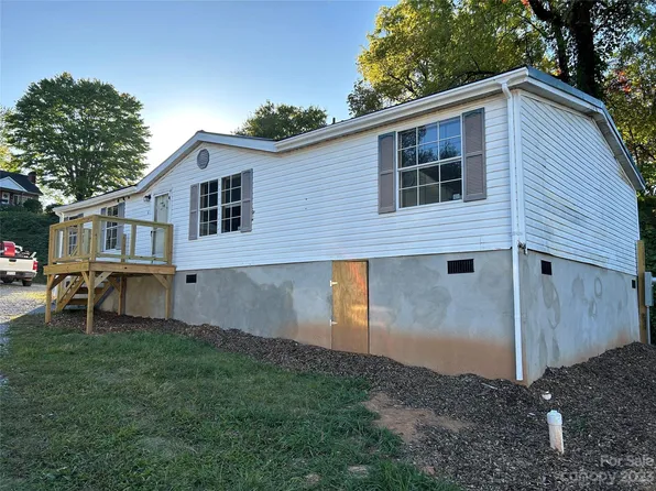 151 W 4th St, Marion, NC 28752