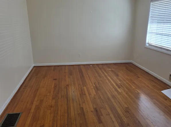 4010 Emerald Lake Dr, Decatur, GA 30035