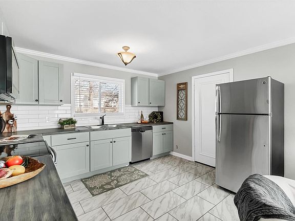 4th image of 1039 Bakewell Dr