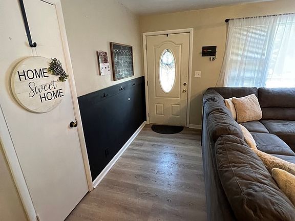 4th image of 18 Fisher Ave