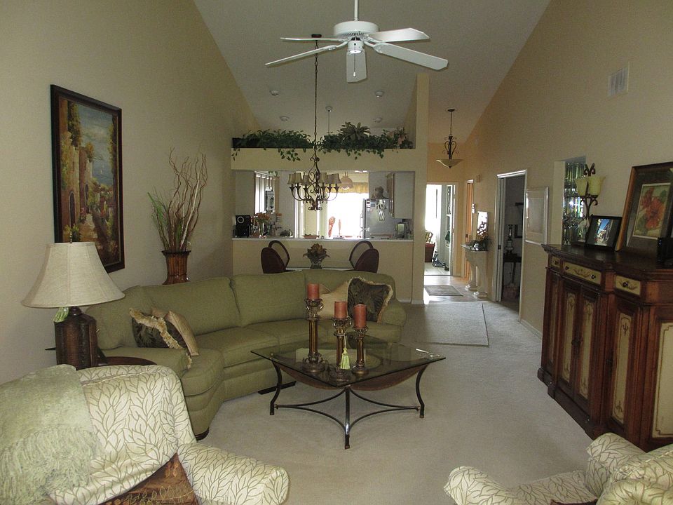 1st image of 445 Country Hollow Ct