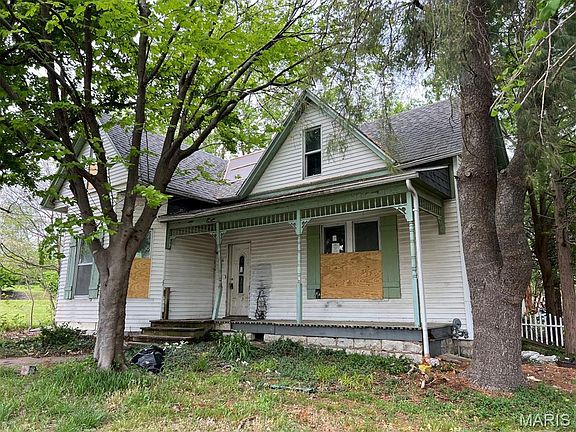 2nd image of 616 W Adams St