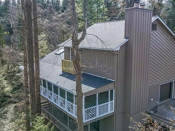 3rd image of 212 Riverside Dr