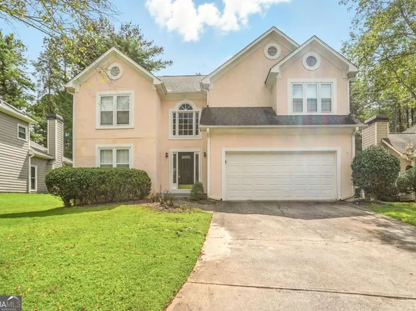 140 Glen Holly Dr, Roswell, GA 30076