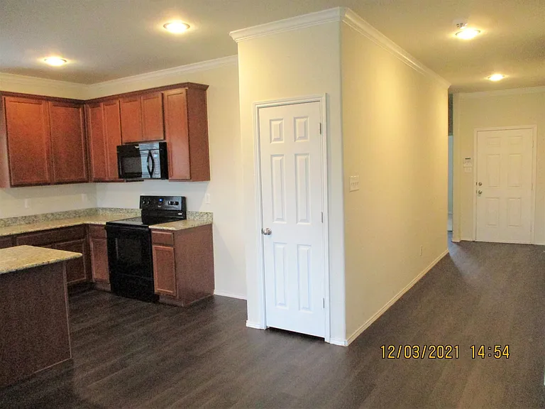 2424 Gelbray Pl — Photo 4