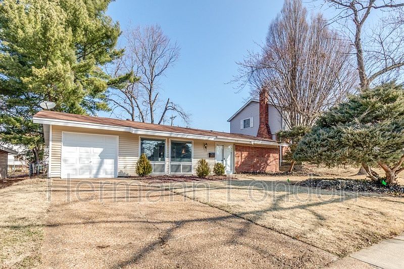 1st image of 3055 Durwood Dr