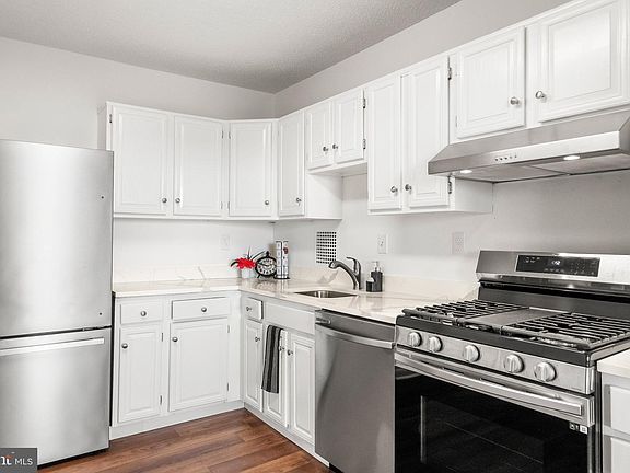 2nd image of 3701 S George Mason Dr Unit 713