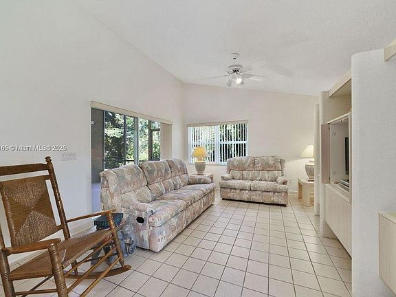 4th image of 1805 Baillie Glass Ln