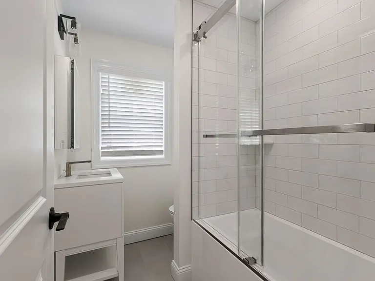 18 Walnut St #B — Photo 11