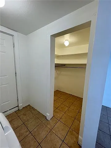 3423 Iberville St #A — Photo 10