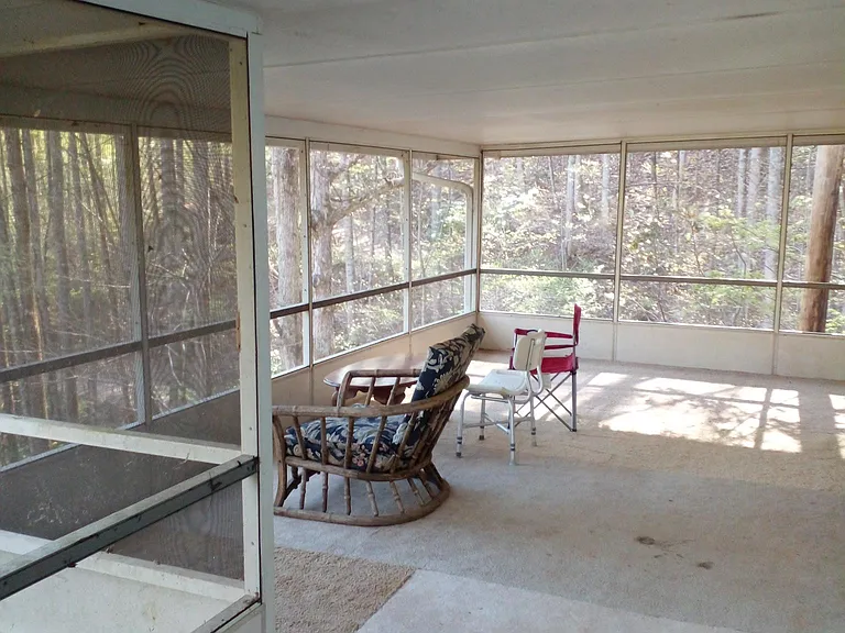 Johanna Dr — Photo 18