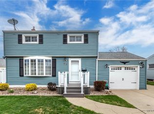73 Deuro Dr, Niagara Falls, NY 14304